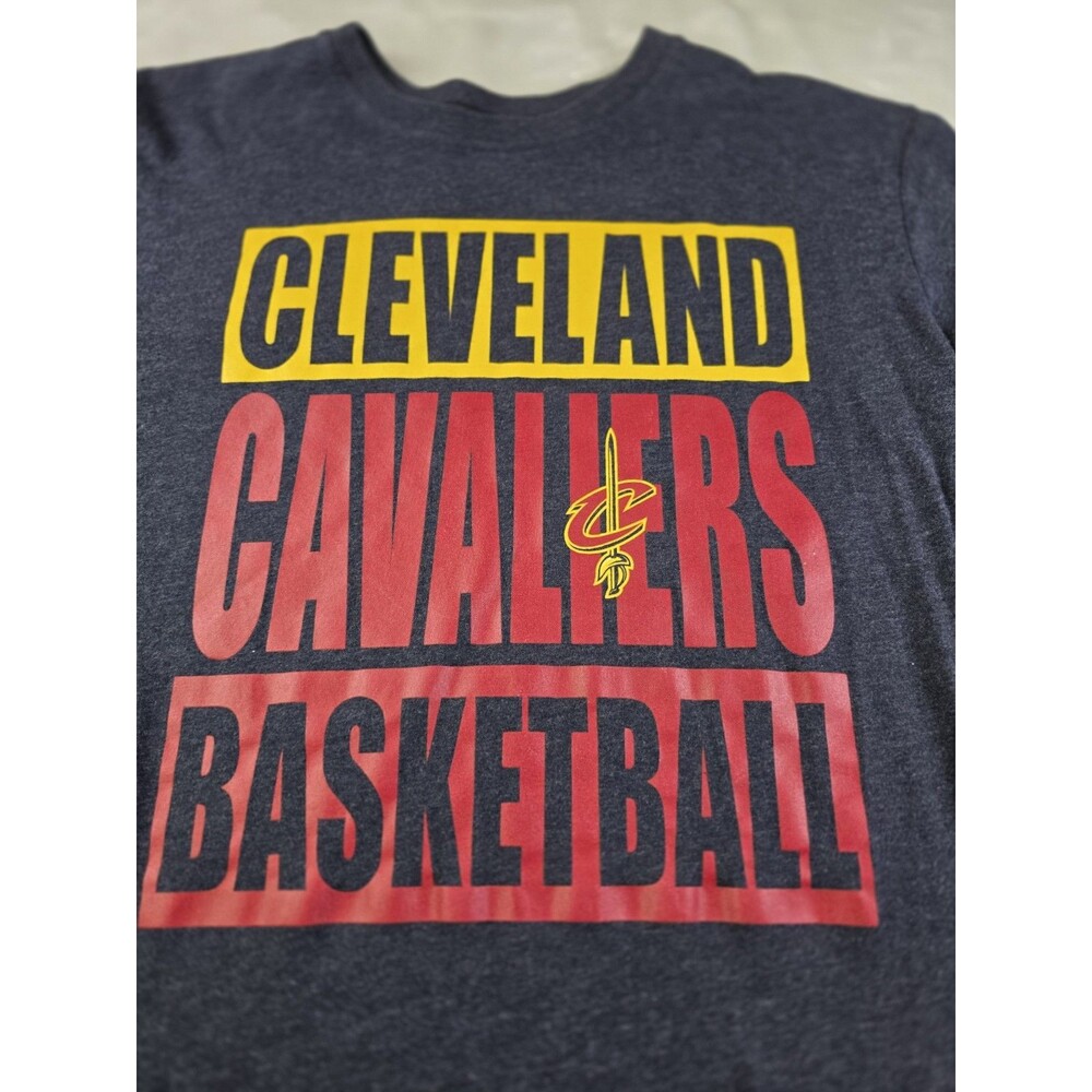NBA 47 Cleveland‎ Cavaliers Basketball Men's Medium Short Sleeve T-shirt